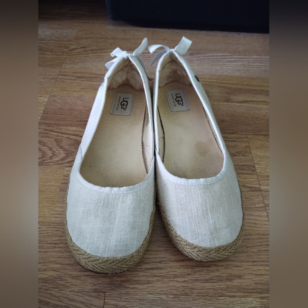UGG Linen ballet Slip On flat size 8 Round Toe Lace Up Ribbon Bow Heel Cream